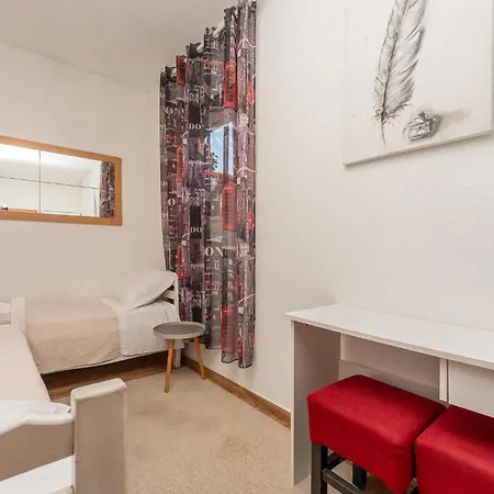 Apartamento Stunning In With Wifi Zadar