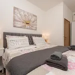 Apartment Stunning In With Wifi *