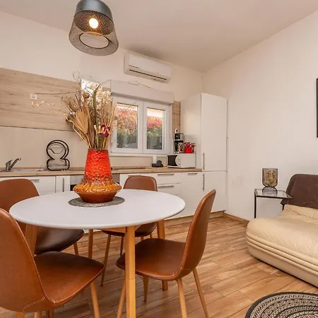 Cozy In With Wifi Apartment